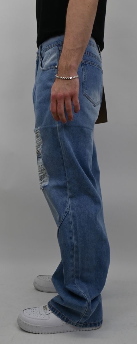 LIGHT BLUE RIPPED BAGGY JEANS